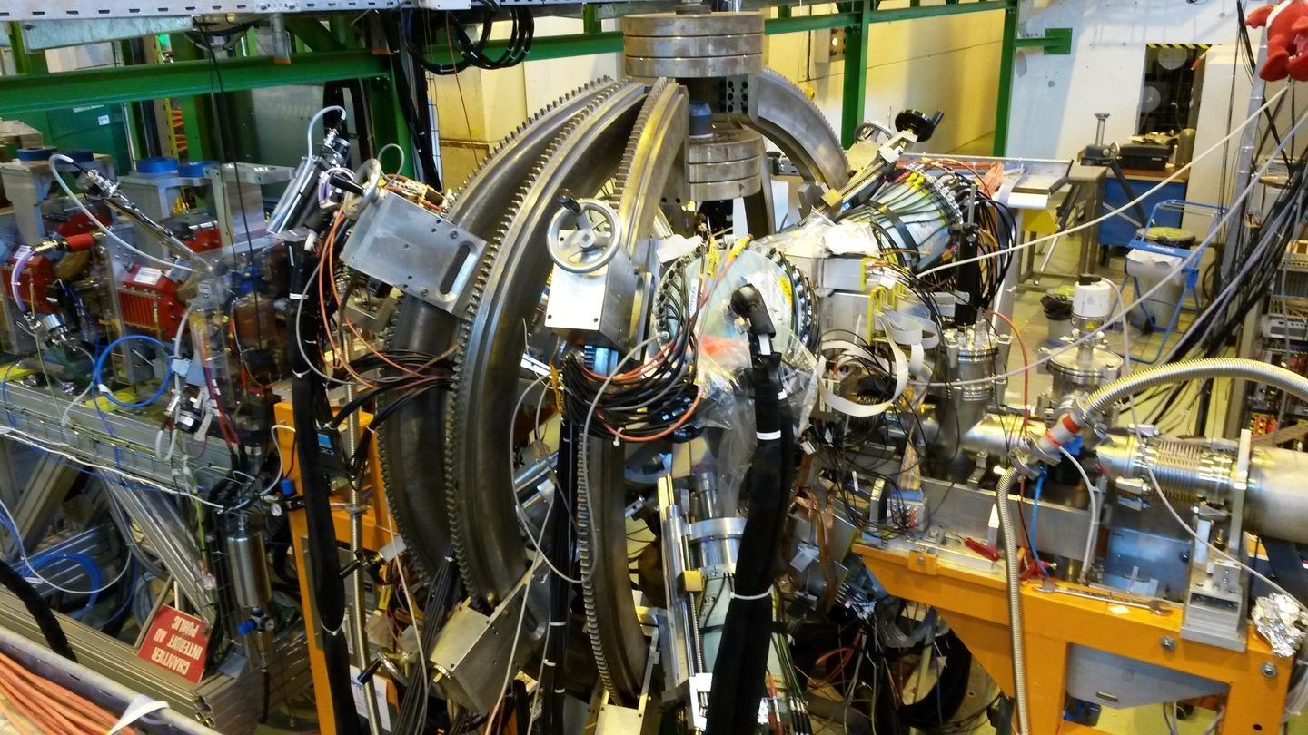 First physics experiment at HIE-ISOLDE begins