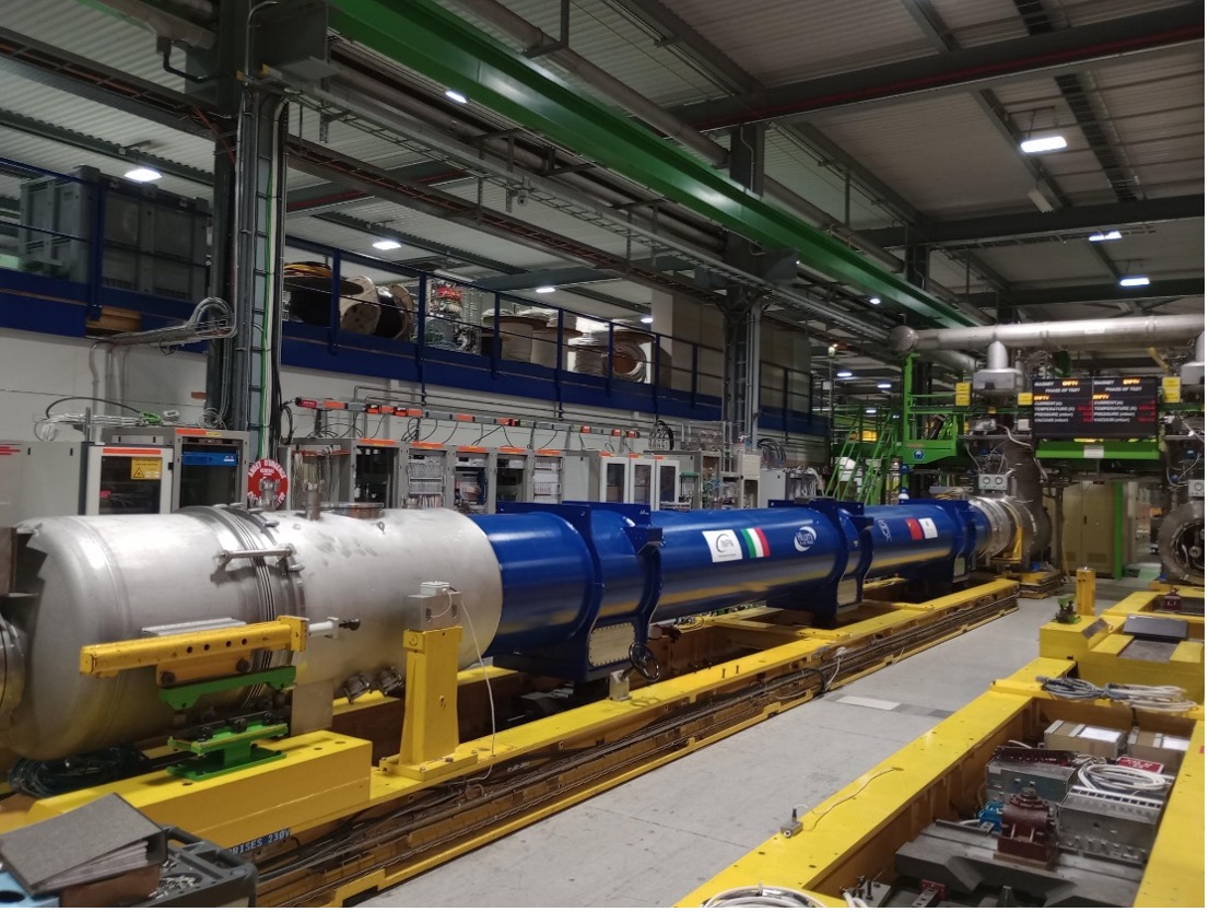 The longest HL-LHC cold mass, integrating magnets from Italy, China and CERN, on the test bench. 